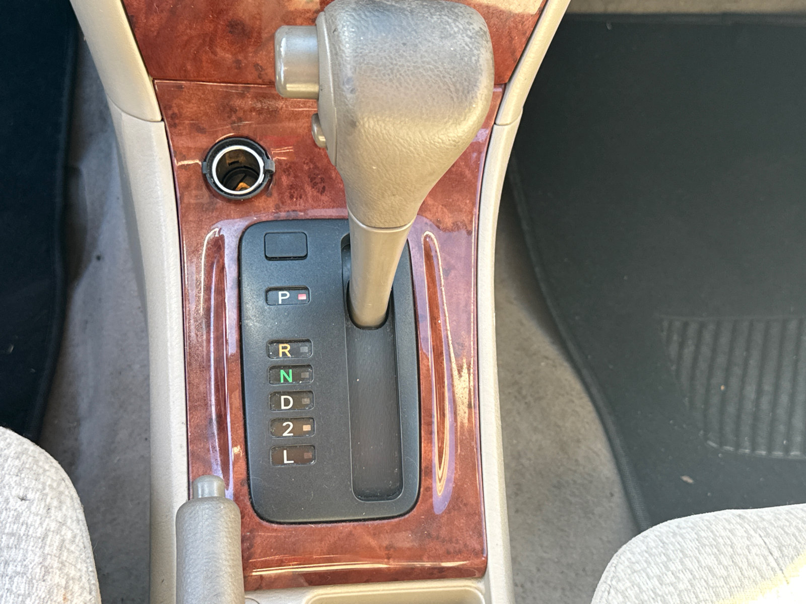 Used 2004 Toyota Corolla FWD image 12