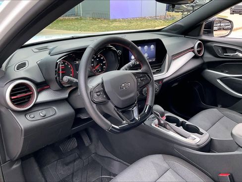 Certified 2025 Chevrolet Trax RS w/ Driver Confidence Package image 18