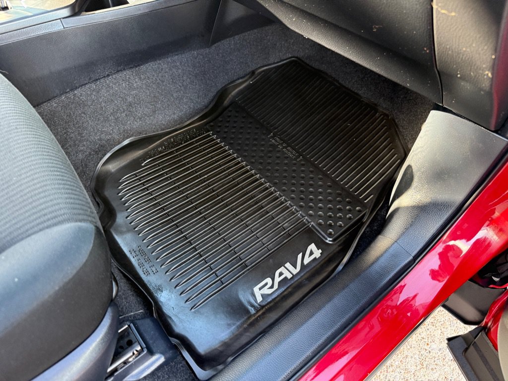 Used 2017 Toyota RAV4 LE w/ All Weather Liner Package FWD image 22