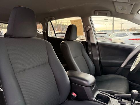 Used 2016 Toyota RAV4 LE image 32
