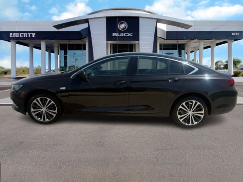 Used 2019 Buick Regal Essence w/ Sights and Sounds Package image 6