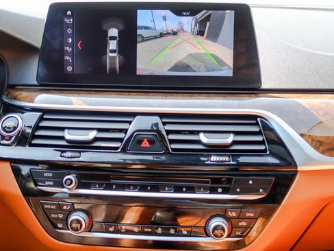 Used 2017 BMW 530i xDrive AWD/4WD image 15