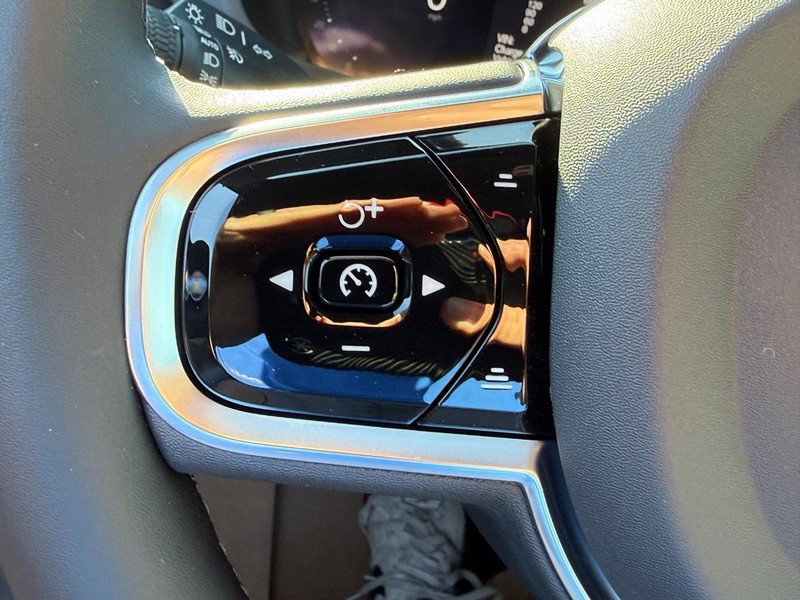 New 2027 Volvo XC60 B5 Core AWD/4WD image 13