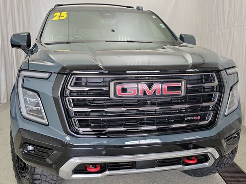 Used 2025 GMC Yukon AT4 Ultimate AWD/4WD image 3