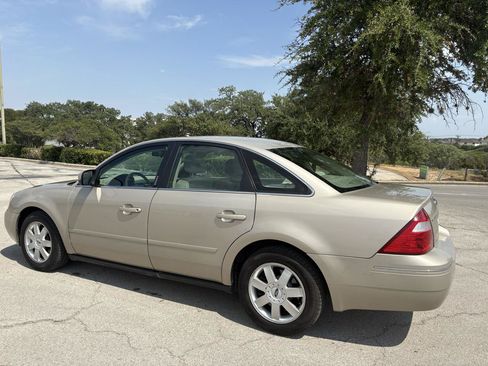 Used 2005 Ford Five Hundred SE FWD image 4