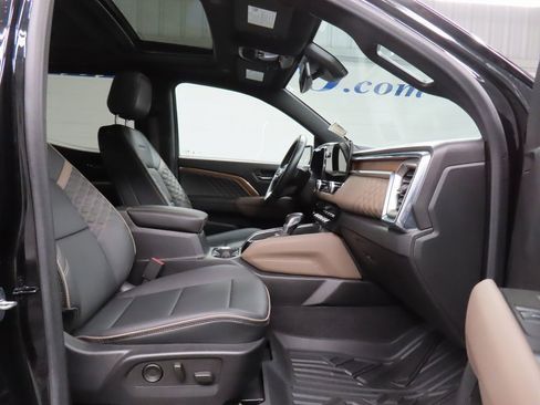 Used 2023 GMC Canyon Denali image 31