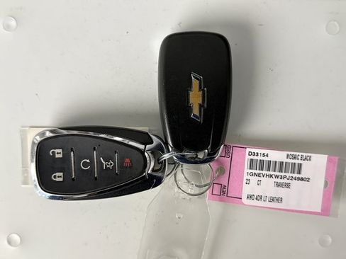 Used 2023 Chevrolet Traverse LT w/ LT Premium Package AWD/4WD image 10