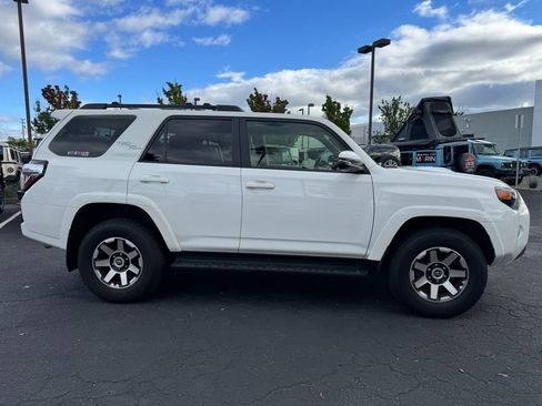 Used 2023 Toyota 4Runner TRD Off-Road Premium image 8