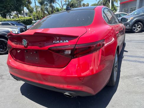 Used 2017 Alfa Romeo Giulia Ti RWD image 6