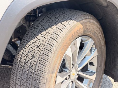 Used 2025 Chevrolet Equinox LT FWD image 5