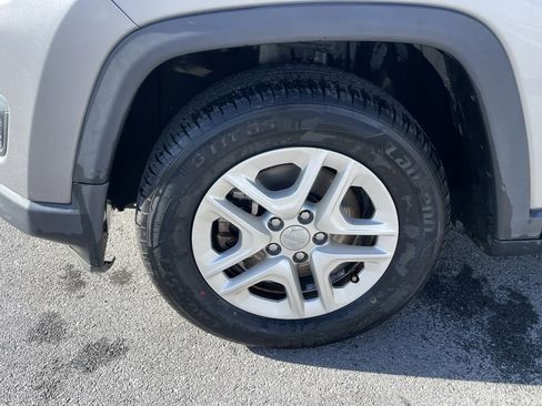 Used 2018 Jeep Compass Sport image 9