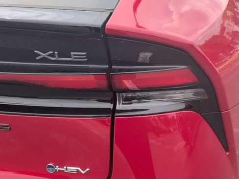 Used 2023 Toyota Prius XLE FWD image 12