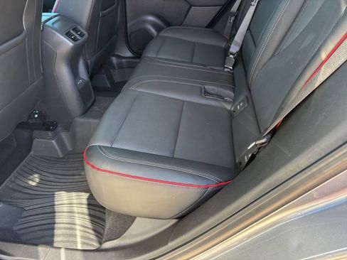 Used 2022 Buick Envision Essence w/ Technology Package I FWD image 19