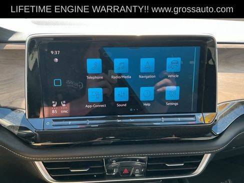 Used 2024 Volkswagen Atlas SE AWD/4WD image 16