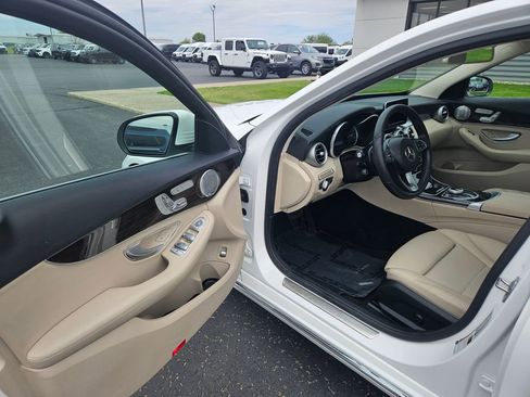 Used 2017 Mercedes-Benz C 300 4MATIC Sedan image 12