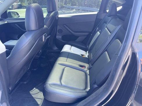Used 2023 Tesla Model Y Performance AWD/4WD image 7
