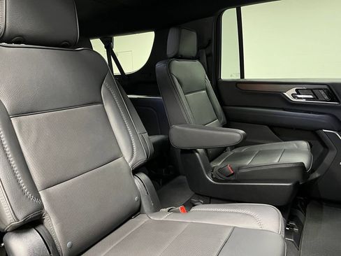 Used 2025 GMC Yukon XL Denali AWD/4WD image 54