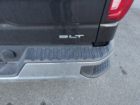 Used 2025 GMC Sierra 1500 SLT image 6