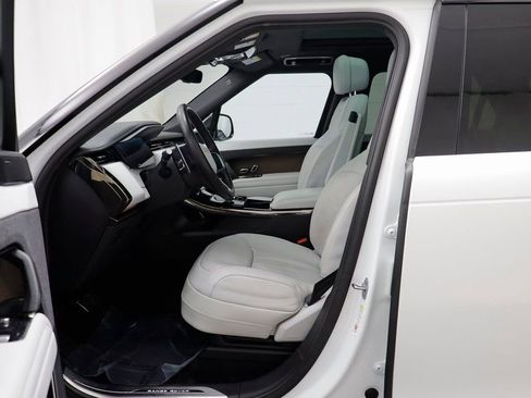 Used 2023 Land Rover Range Rover Sport SE image 5