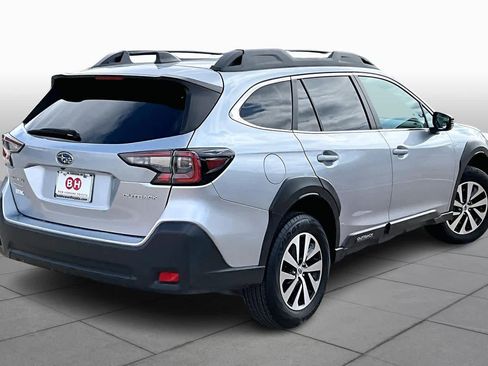 Used 2023 Subaru Outback Premium image 13