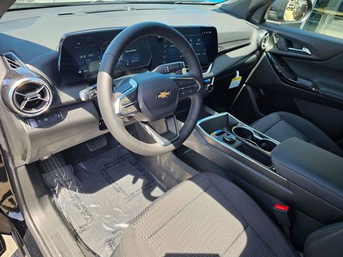 New 2026 Chevrolet Equinox LT w/ Safety and Technology Package FWD image 19