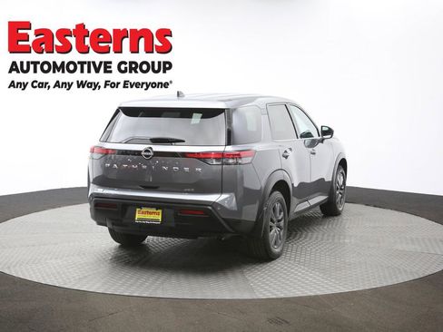 Used 2024 Nissan Pathfinder S image 39