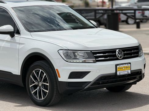 Used 2019 Volkswagen Tiguan SE w/ Panoramic Sunroof Package image 8