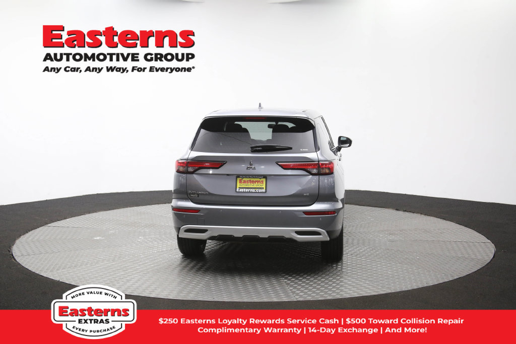 Used 2024 Mitsubishi Outlander SE AWD/4WD image 39