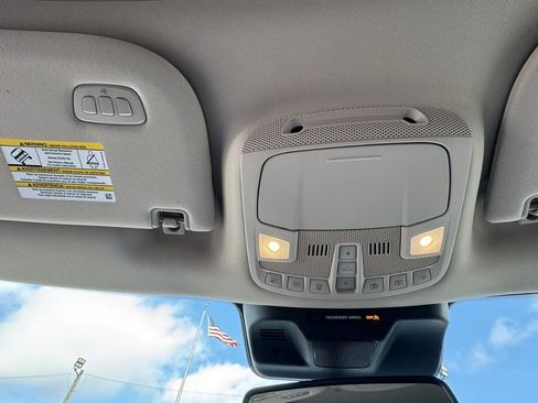 Used 2023 Ford Expedition XLT image 32