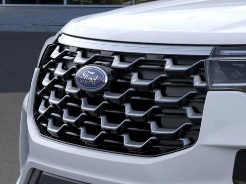 New 2026 Ford Explorer Platinum w/ LUX Leather Package image 18