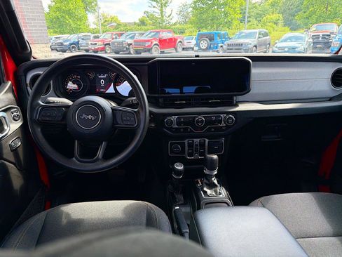 Used 2025 Jeep Gladiator Sport AWD/4WD image 18