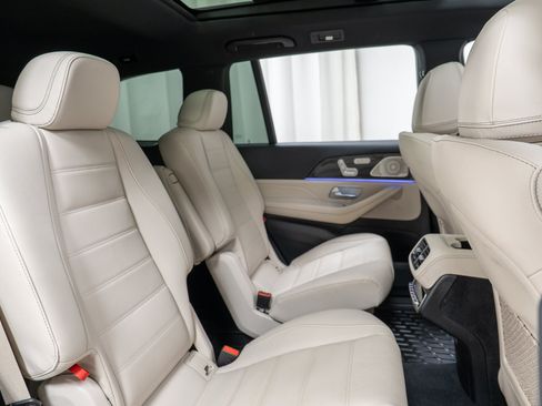 Used 2026 Mercedes-Benz GLS 450 4MATIC image 25