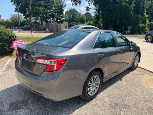 Used 2012 Toyota Camry LE FWD image 6