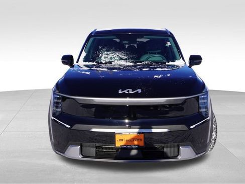 Used 2026 Kia EV9 Wind image 12
