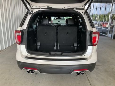 Used 2019 Ford Explorer Platinum AWD/4WD image 18