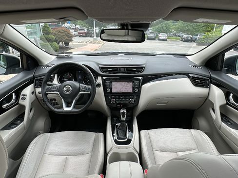 Used 2021 Nissan Rogue Sport SL w/ Premium Package AWD/4WD image 28