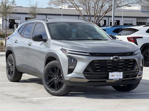 New 2026 Chevrolet Trax ACTIV w/ Sunroof Package image 2