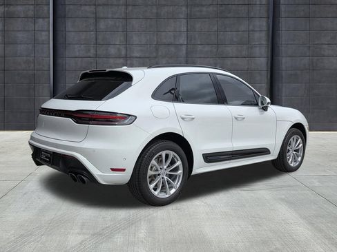 Certified 2025 Porsche Macan AWD/4WD image 8