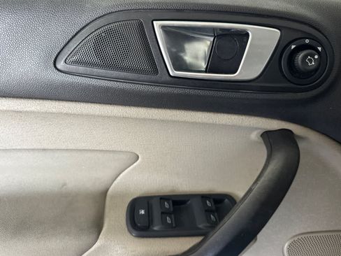 Used 2015 Ford Fiesta SE FWD image 15