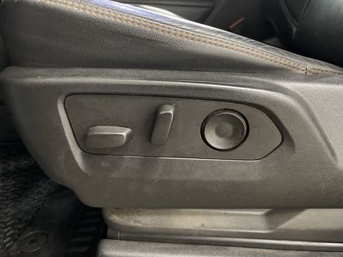 Used 2022 GMC Sierra 1500 AT4 w/ AT4 Preferred Package image 14