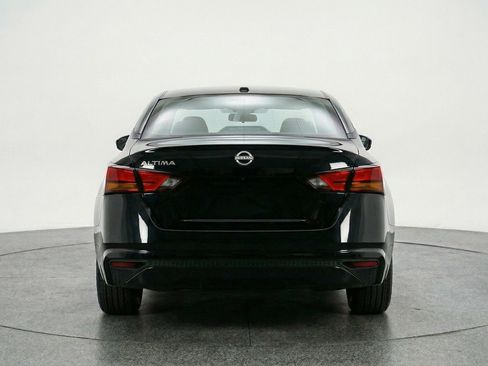 Used 2025 Nissan Altima 2.5 SV FWD image 7