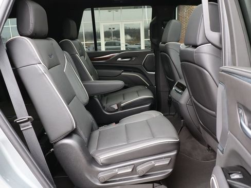 Used 2024 Cadillac Escalade Premium Luxury image 54