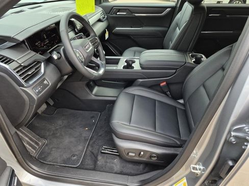 New 2026 GMC Acadia Elevation w/ Elevation Premium Package FWD image 9
