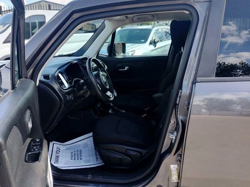 Used 2019 Jeep Renegade Latitude image 27