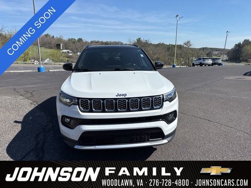 Used 2024 Jeep Compass Limited image 2