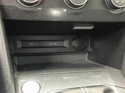 Used 2024 Volkswagen Tiguan S image 20