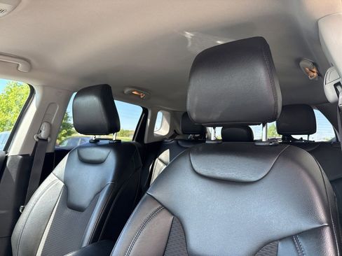 Used 2022 Jeep Compass Latitude FWD image 8