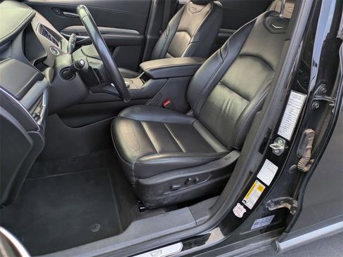 Used 2023 Cadillac XT4 Premium Luxury image 14