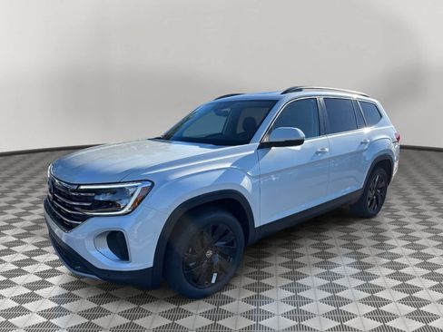 New 2026 Volkswagen Atlas SE image 7