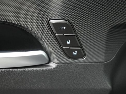 Used 2023 Hyundai Santa Fe Limited AWD/4WD image 5